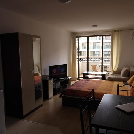 Golden Dunes Primorsko Apartments Rum bild