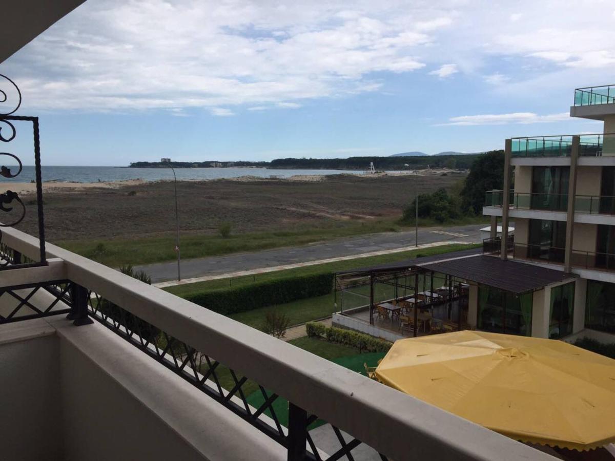 Golden Dunes Primorsko Apartments Rum bild