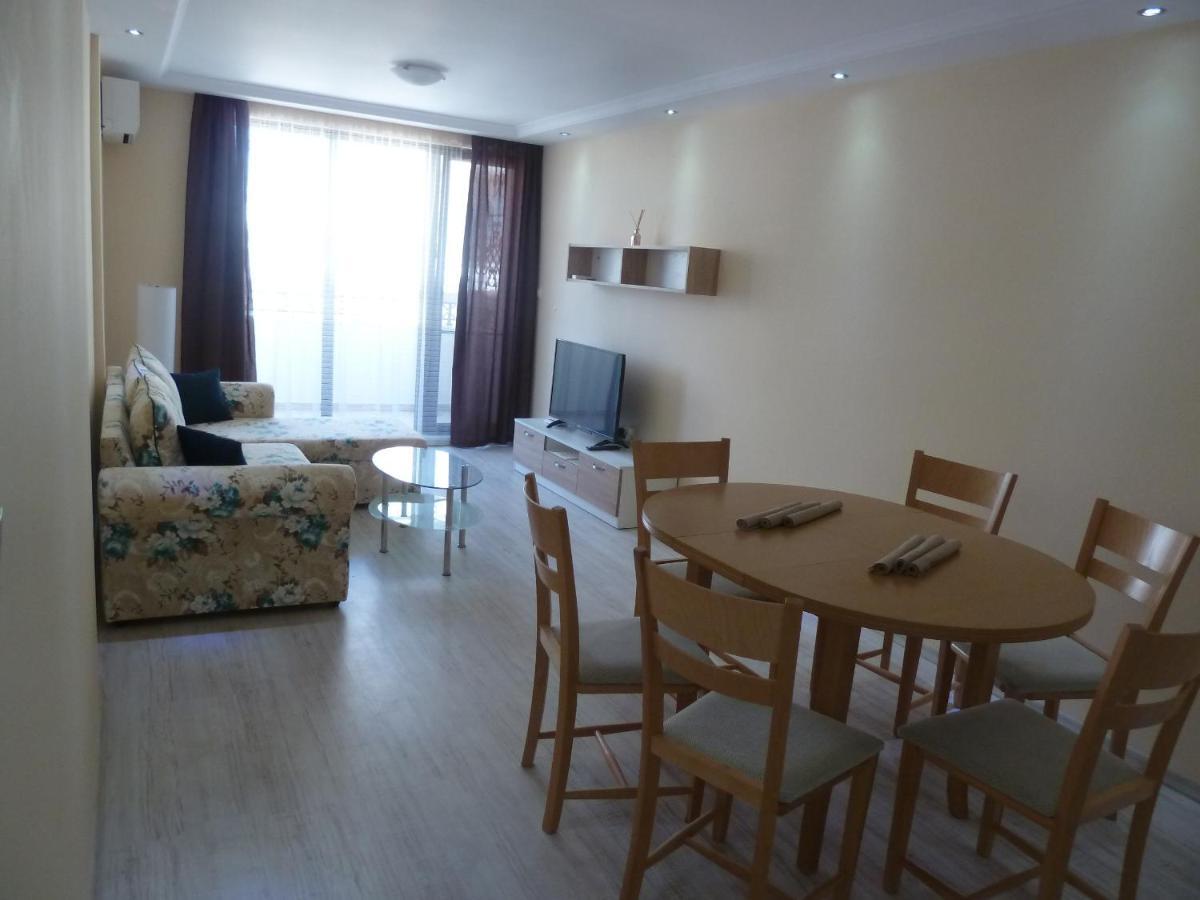 Golden Dunes Primorsko Apartments Rum bild
